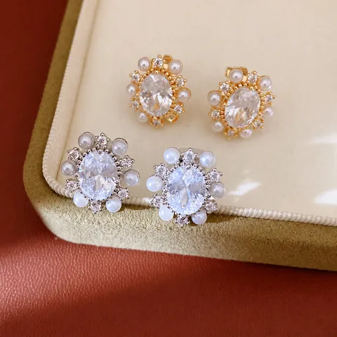 Orecchini a Clip Ovali Vintage con Perle Artificiali e Strass Placcati Oro 14k Gioielli di Lusso in Stile Francese per Donna