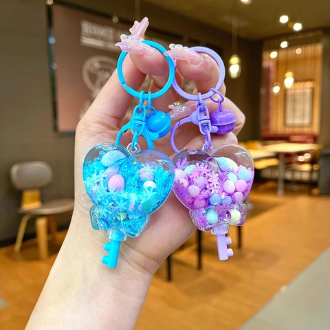Porte-clés en Forme de Cœur Avec Sable Mouvant Flocons de Neige Pendentif en Acrylique Rempli d'Huile Cadeau de Sac Mignon