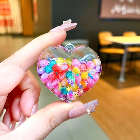 Creatieve Vloeistof Drijfzand Sleutelhanger Hart Aardbei Snoep Fles Acryl Lichtgevende Kralen Tas Hanger Cadeau Voor Vrouwen Kinderen