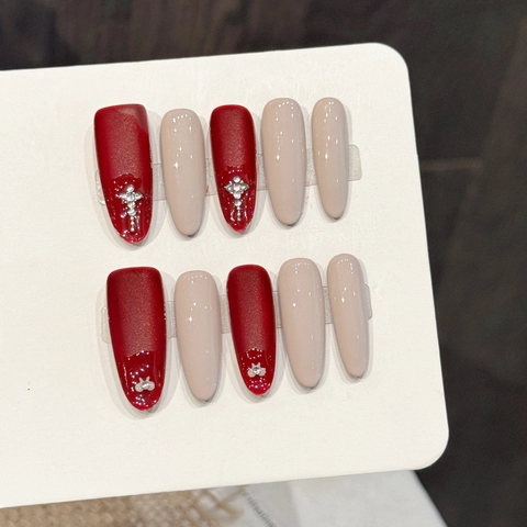 Uñas Postizas a Presión Rojo Nude Bloque de Color Ovalado Largo Con Diamante de Imitación Estrella Perla Artificial Set Manicura Mujer