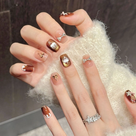 Faux Ongles à Presser Faits à la Main Brun Caramel Œil de Chat Rose Nude Ours Cerise Nœud Strass Décoratifs Noël