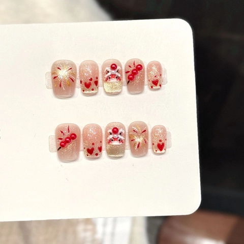 Unghie Finte a Pressione Artigianali Danza del Leone Rosa Nudo Rosso Cuore Rilievo 3D Glitter Perla Artificiale Strass Per Donna