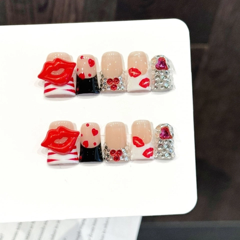Handmade Square Long Press On Nails Red Lips Heart Pattern Blush Fake Nails Rhinestone Decoration Sexy Sweet For Women