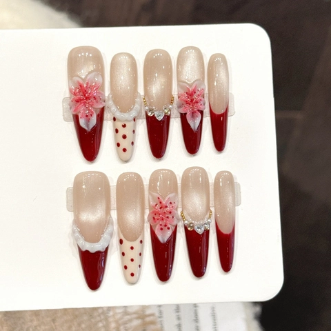 Unghie Finte a Pressione Artigianali Sfumate Marrone Rosso Con Fiori in Rilievo 3D Künstliche Perle Strass Occhio di Gatto Stiletto Vintage Per Donna