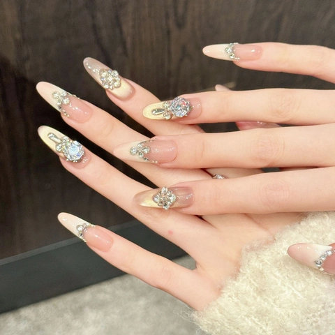 Handgefertigte Lange Mandelform Künstliche Fingernägel Luxus Strass Verlauf Nude Rosa Französisch Elegant Damen Nägel Party