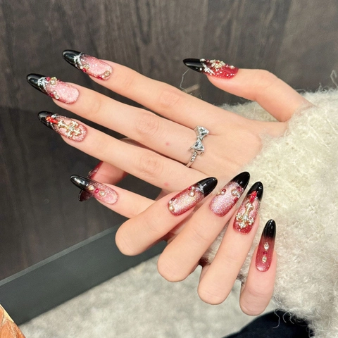 Handgefertigte Aufpressnägel Schwarz Rot Katzenauge Mit Gold Kreuz Strass Künstliche Perle Lange Mandelform Gotik Luxus Kunstnägel