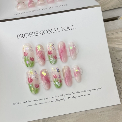 Handmade Tulip Cinnamon Nude Mid-Long Round Press On Nails With Rhinestones Artificial Pearls Pink Gradient Sparkle Nail Tips