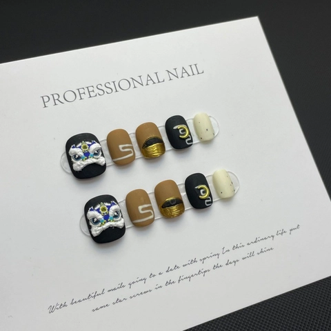 Uñas Postizas Hechas a Mano con Relieve de Danza del León Pintadas a Mano Estilo Año Nuevo Reutilizables para Mujer