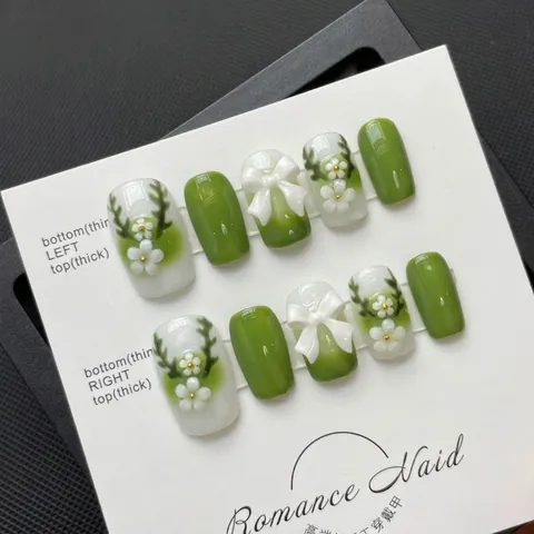 Handmade Press On Nails Green White Gradient Flower Bow Reindeer Horns Short Square Round Fake Nails For Women