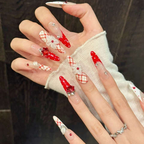 Uñas Postizas Hechas a Mano a Cuadros Rojos y Blancos Stiletto Largo Con Flores 3D y Rhinestones para Mujer Set Uñas