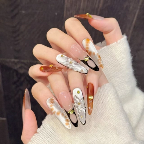 Unghie Finte a Pressione Artigianali Floreali 3D Stiletto Lungo Fiore in Rilievo Ambra Occhio di Gatto Design Marmoreo Artistiche Lussuose