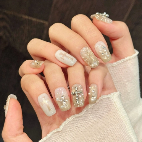 Handmade Luxury French Press On Nails Champagne White Gradient Rhinestone Cross Artificial Pearl Decor Set Reusable False Nails For Women