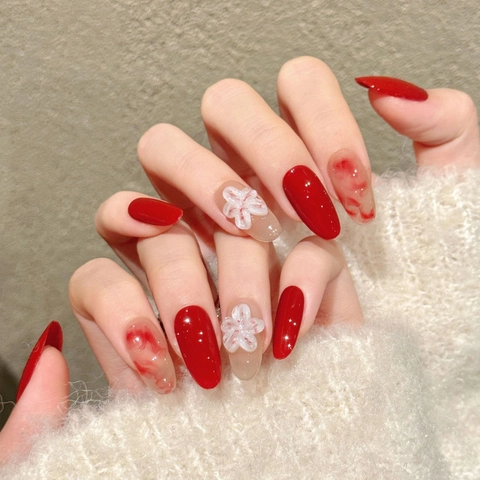 Unghie Finte a Pressione Fatte a Mano Con Fiori Bianchi a Rilievo 3D Elegante Set di Unghie Ovali per Manicure Quotidiana Donna