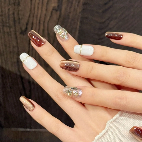 Unghie Finte a Pressione Artigianali Marrone Oro Stella Occhio di Gatto Corte a Bara Manicure di Lusso per Donna Bellezza Unghie