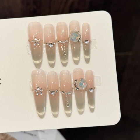 Squisiti Unghie Finte a Pressione Sfumato Oro Occhio di Gatto Plastica Strass Perla Artificiale Lunghe Stiletto per Donna