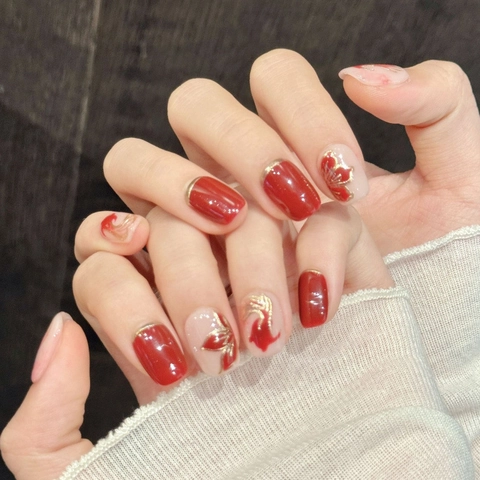 Unghie Finte a Pressione Dipinte a Mano Pesce Koi Dorato Stile Cinese Rosso Gradiente Nudo Oro Corto Quadrato Tondo Con Strumenti Manicure