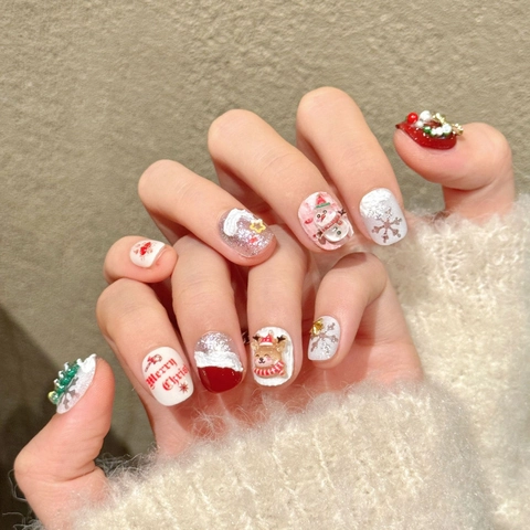 3D Relief Christmas Press On Nails Handmade Red Green Snowman Reindeer Snowflake Design Artificial Nails Set For Women