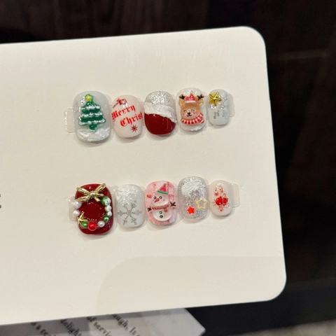 3D Relief Christmas Press On Nails Handmade Red Green Snowman Reindeer Snowflake Design Artificial Nails Set For Women