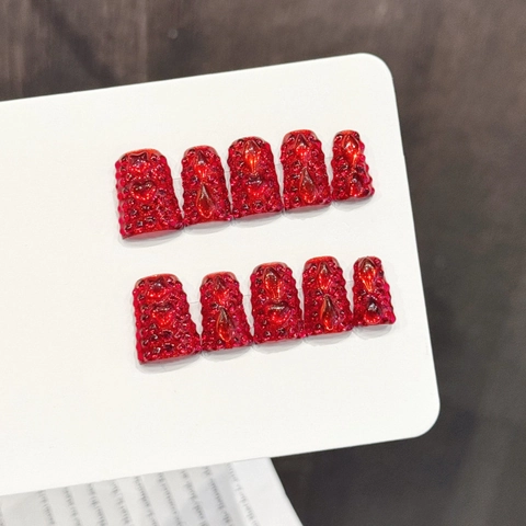 Luxury Red Handmade Press On Nails Full Rhinestone 3D Heart Jeweled Square Long Fake Nails For Women Party Nail Art Decor