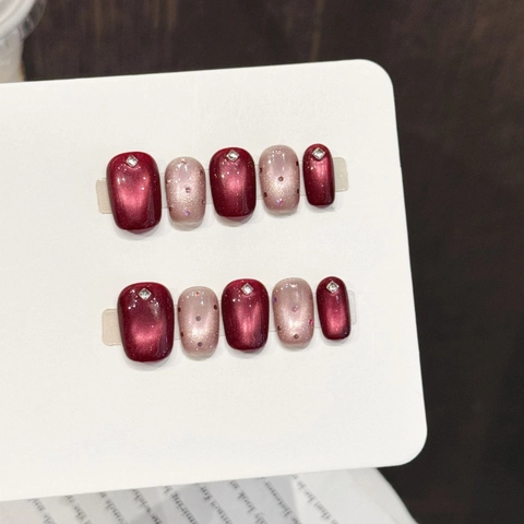 Handmade Cat Eye Press On Nails Wine Red Nude Pink Contrast Color Rhinestone Short Coffin Fake Nails For Women Manicure