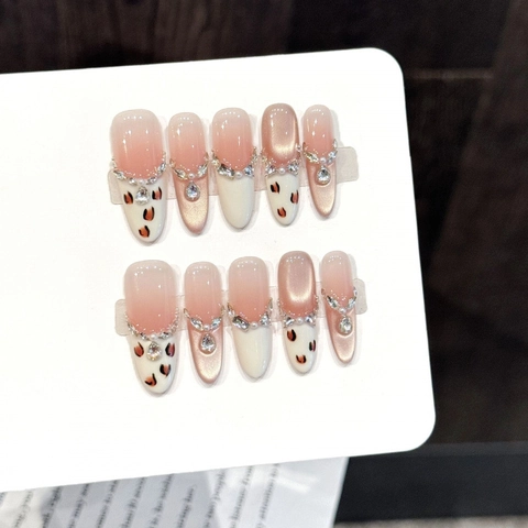 Handgefertigte Pink Verlauf Leoparden Aufklebbare Nägel Strass Künstliche Perle Elegante Falsche Nägel Für Damen Party Maniküre