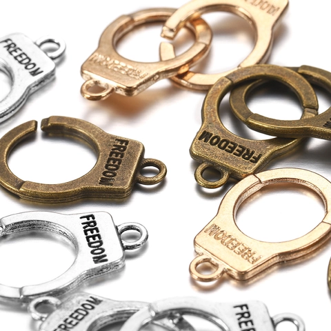 Vintage Mini Handcuff Shape Alloy Charms Freedom Engraved Metal DIY Pendant Keychain Accessories Gold Silver Antique Bronze