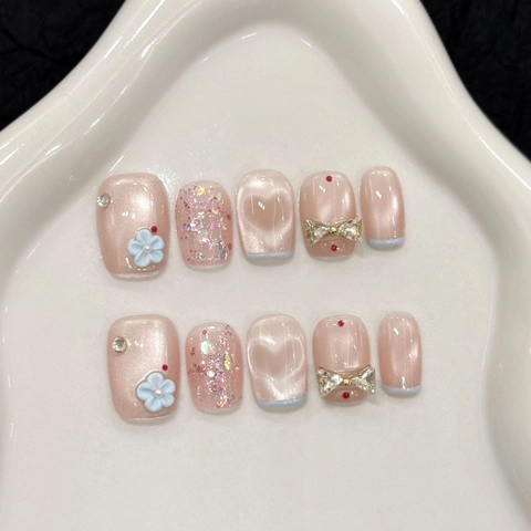 Uñas Postizas a Presión Hechas a Mano Efecto Ojo de Gato Con Lazo de Strass 3D y Detalles Florales Lujo Rosa Nude Reutilizables