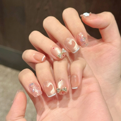 Uñas Postizas a Presión Hechas a Mano Efecto Ojo de Gato Con Lazo de Strass 3D y Detalles Florales Lujo Rosa Nude Reutilizables