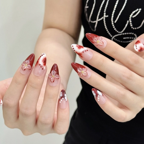 Uñas Postizas Artesanales Flores 3D Borgoña Blanco Degradado Forma Almendra Lujo Con Perlas Doradas Puntas de Uñas Artificiales Mujer