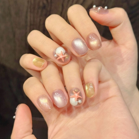 Unghie a Pressione 3D Tema Oceanico Stella Marina Conchiglia Perla Artificial Rosa Viola Occhio di Gatto Manicure per Vacanze Estive Donna