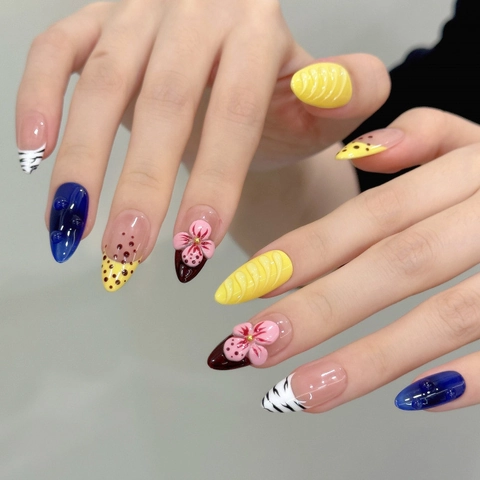 Unghie Finte a Mandorla Fatte a Mano Fiori 3D in Rilievo Zebra Stella 10Pz Unghie Artistiche Professionali per Donna
