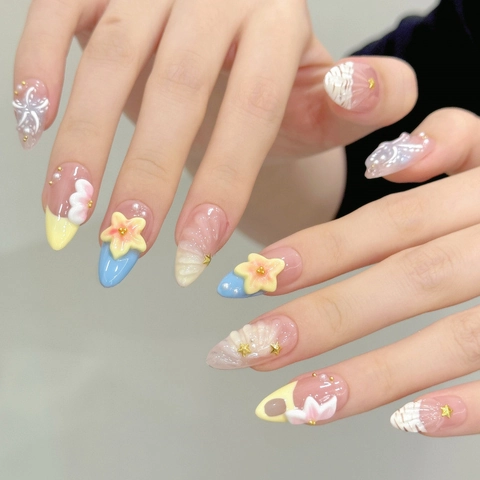 Unghie a Pressione Fatte a Mano Tema Oceano Rilievo 3D Conchiglia Stella Marina Perle Artificiali Forma Mandorla Donna