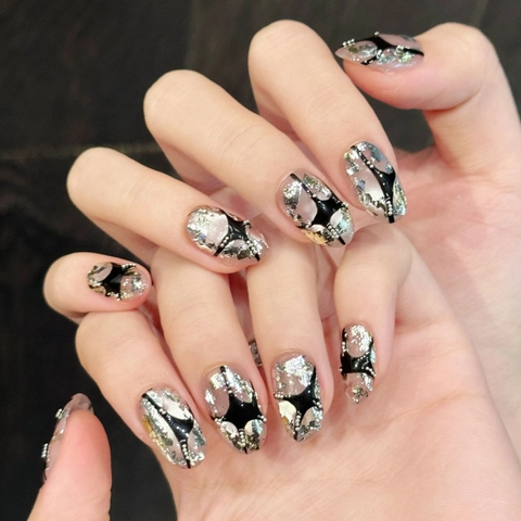 Handgefertigte Silber Rissig Künstliche Fingernägel Cool Y2K Stil Galaxy Stern Folie Almond Form Falsche Nägel Für Damen