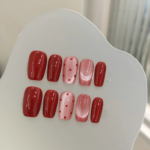 Unghie Finte a Pressione Rosso Occhio di Gatto Pois Elegante Vintage Minimalista Corte Quadrato Tonde per Donna Quotidiano Capodanno