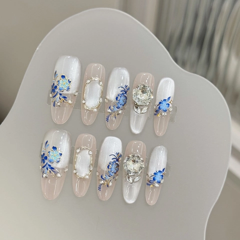 Blue And White Porcelain Style Press On Nails Blue Butterfly Floral Hand Painted Cat Eye Design With Rhinestones For Women