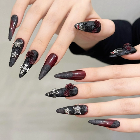 Uñas Postizas Góticas Rojo Oscuro Negro 3D Rosa Cruz Estrella Calavera Stiletto Largo Hecho a Mano Mujer Joyería