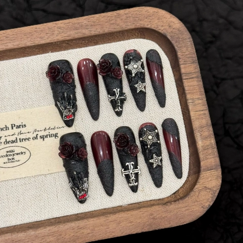 Uñas Postizas Góticas Rojo Oscuro Negro 3D Rosa Cruz Estrella Calavera Stiletto Largo Hecho a Mano Mujer Joyería