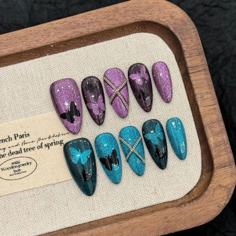 Unghie Finte a Pressione Occhio di Gatto Blu Viola Fatte a Mano Con Farfalla Catena a Croce in Metallo Stiletto Kit