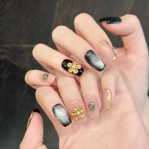 Unghie Finte da Applicare Fatte a Mano Con Fiori 3D in Rilievo Oro Occhio di Gatto Lusso Nuovo Stile Cinese Donna