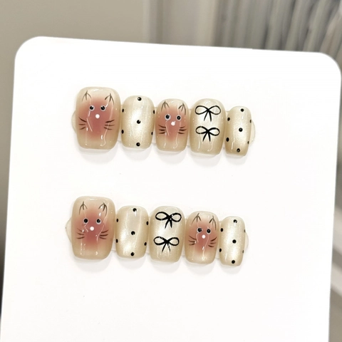 Unghie Finte Press On Occhio di Gatto Fatte a Mano Corte Trapezio Gatto Fiocco Cuore Unghie Artificiali Donna Set Manicure