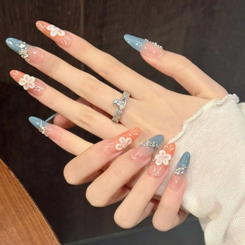 Unghie Finte Artigianali Con Fiori 3D Sfumate Rosa Blu Strass Künstliche Perle Unghie Finte Per Donna Decorazione Unghie Stile Dolce