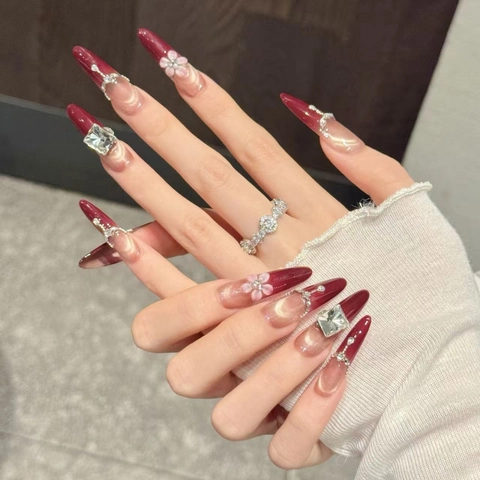 Handmade Wine Red Gradient Cat Eye Press On Nails With 3D Floral Carving Rhinestone Elegant Long Oval Stiletto Fake Nails For Women