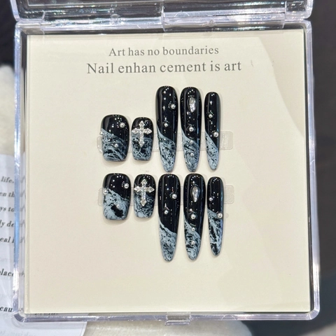 Handgemaakte Gothic Druk Op Nagels Zwart Wit Marmerpatroon Zilveren Kruis Strass Ballerina Stiletto Nagels Vrouwen