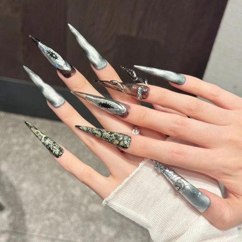 Unghie Finte Gotiche Fatte a Mano Nero Argento Occhio di Gatto Stiletto Extra Lungo Punk Serpente Malocchio Design Unghie
