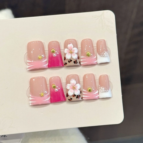 Handgefertigte Rosa Farbverlauf Künstliche Nägel 3D Blume Leopardenmuster Künstliche Perle Eckige Falsche Nägel Set Für Damen DIY Nail Art