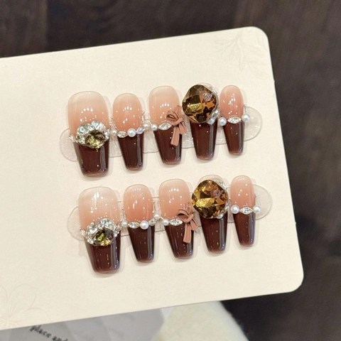 Uñas Postizas Hechas a Mano de Lujo Degradado Marrón Forma de Ataúd Con Strass Perlas Artificiales Lazo Decoración Retro Elegante
