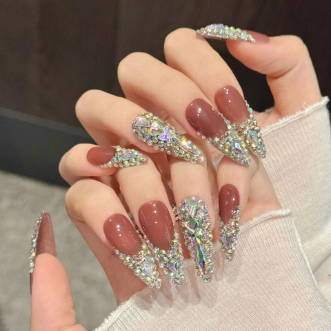 Unghie Finte Stiletto Rosa Francesi Fatte a Mano Lusso AB Colorato Strass Lunghe a Mandorla Per Festa Matrimonio Decorazione Dita Donna