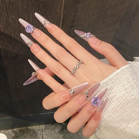 Unghie Finte Artigianali Lusso Viola Sfumato Occhio di Gatto Con Strass in Cristallo K9 e Perle Artificiali Stiletto