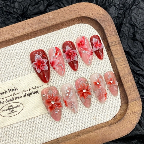Handgefertigte 3D Relief Blumen Künstliche Nägel Roter Farbverlauf Mandelform Mit Strass Glitzer Elegante Damen Nail Art
