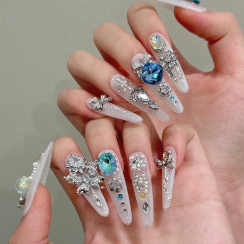 Handcrafted Luxury Ice Queen Press On Nails Blue Rhinestone Stiletto Fake Nails With Silver Bow Pearl Decor Art Nails